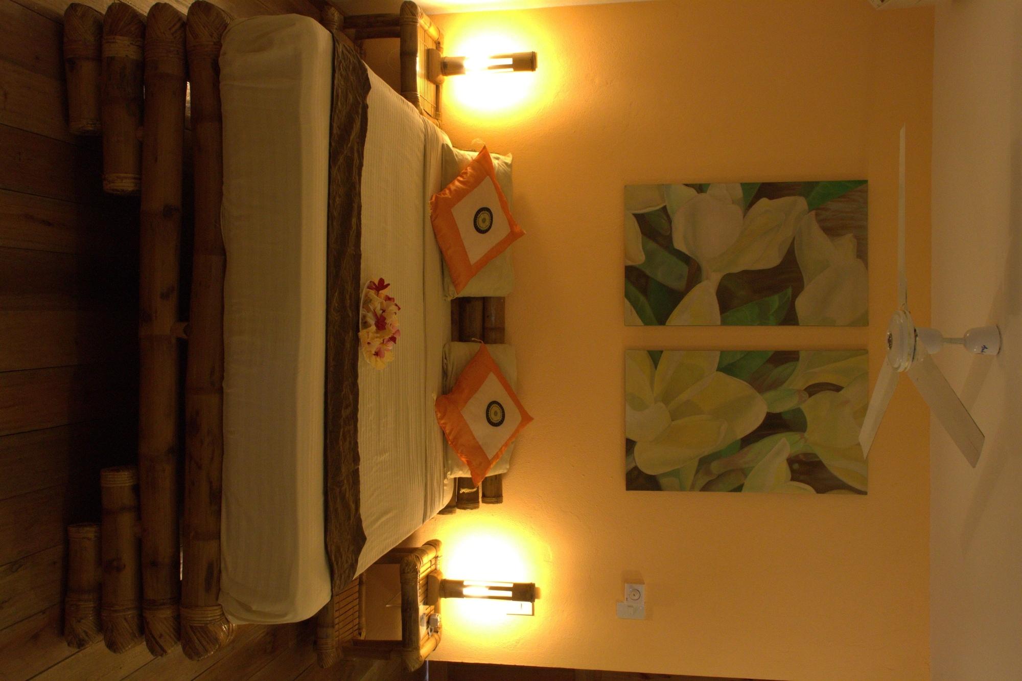 Tepanee Beach Resort Pulau Malapascua Bagian luar foto