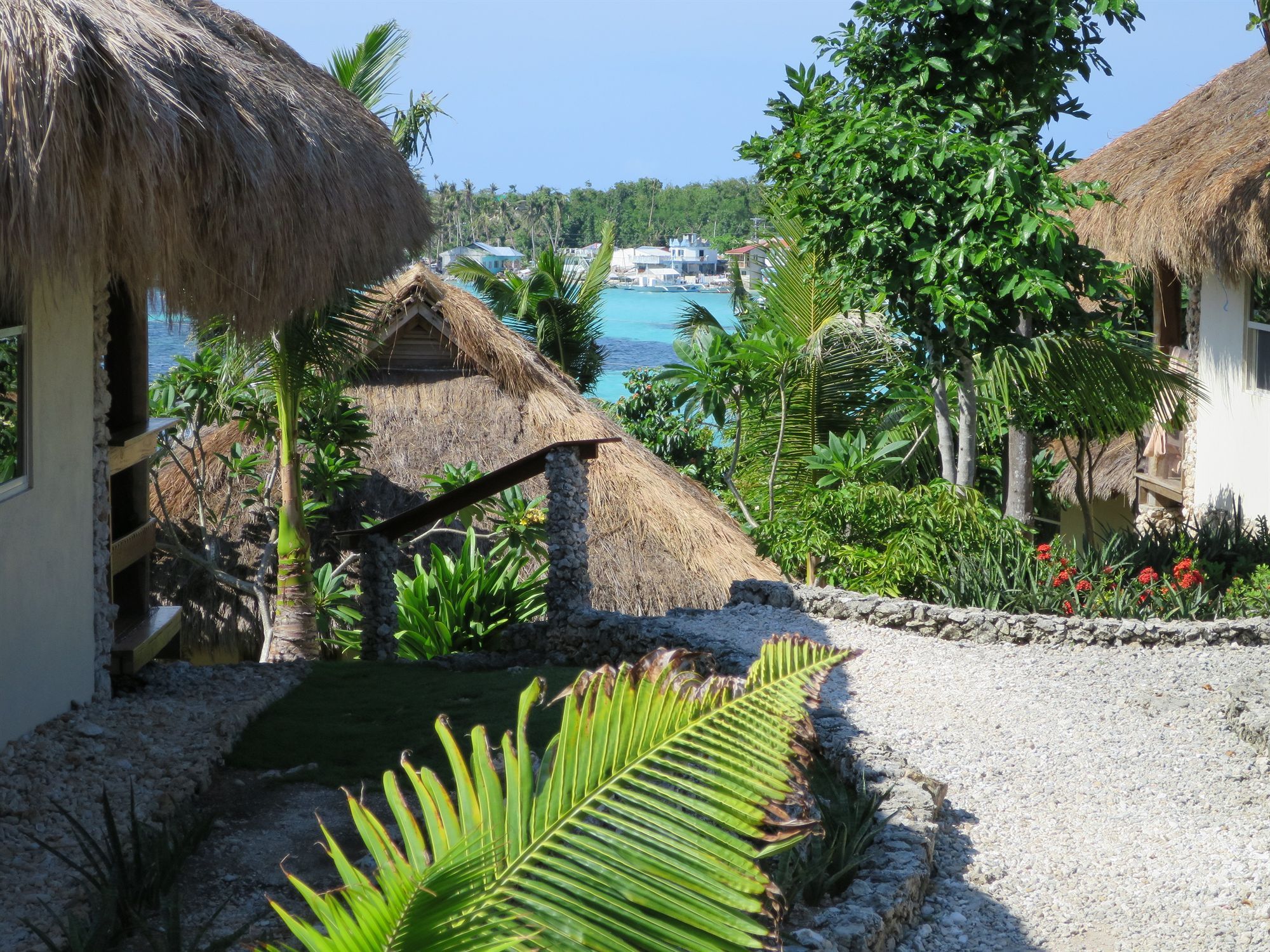 Tepanee Beach Resort Pulau Malapascua Bagian luar foto