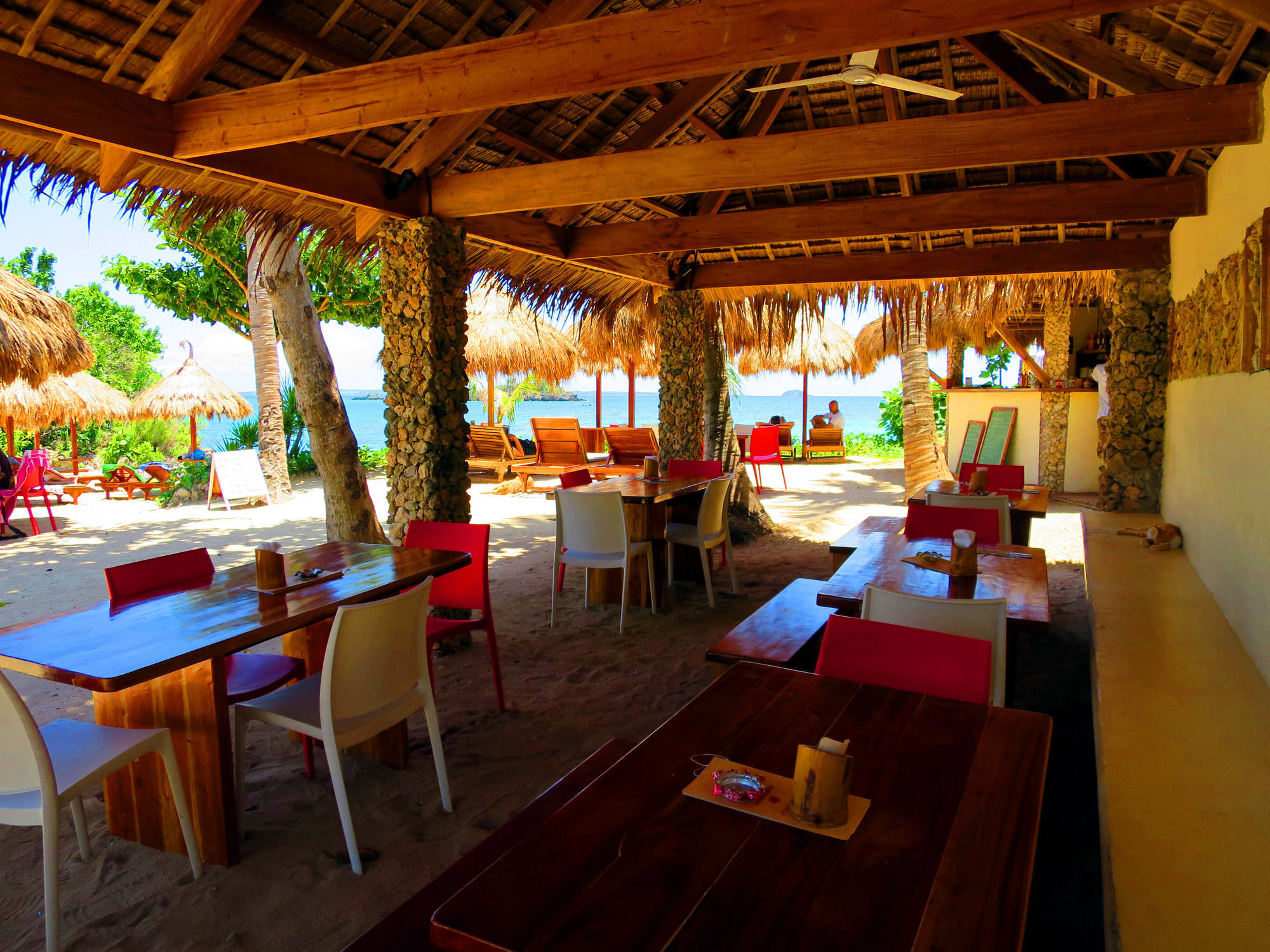 Tepanee Beach Resort Pulau Malapascua Bagian luar foto