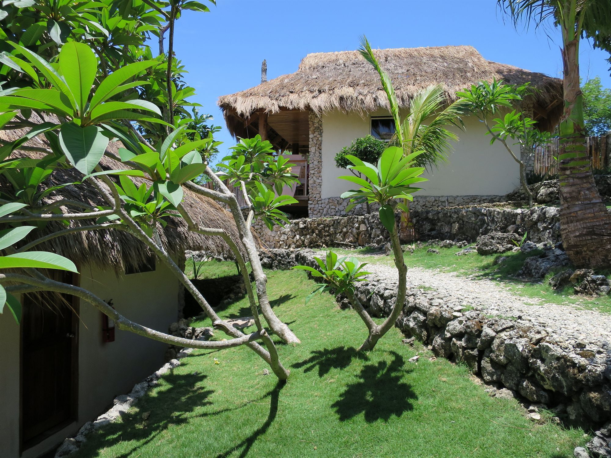 Tepanee Beach Resort Pulau Malapascua Bagian luar foto