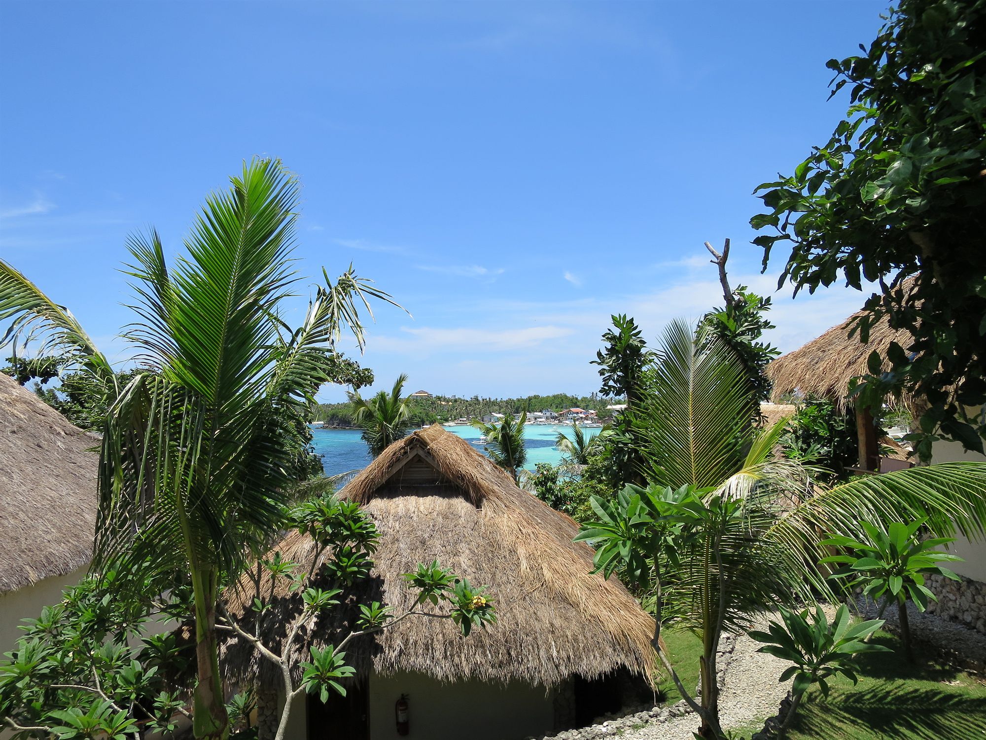 Tepanee Beach Resort Pulau Malapascua Bagian luar foto