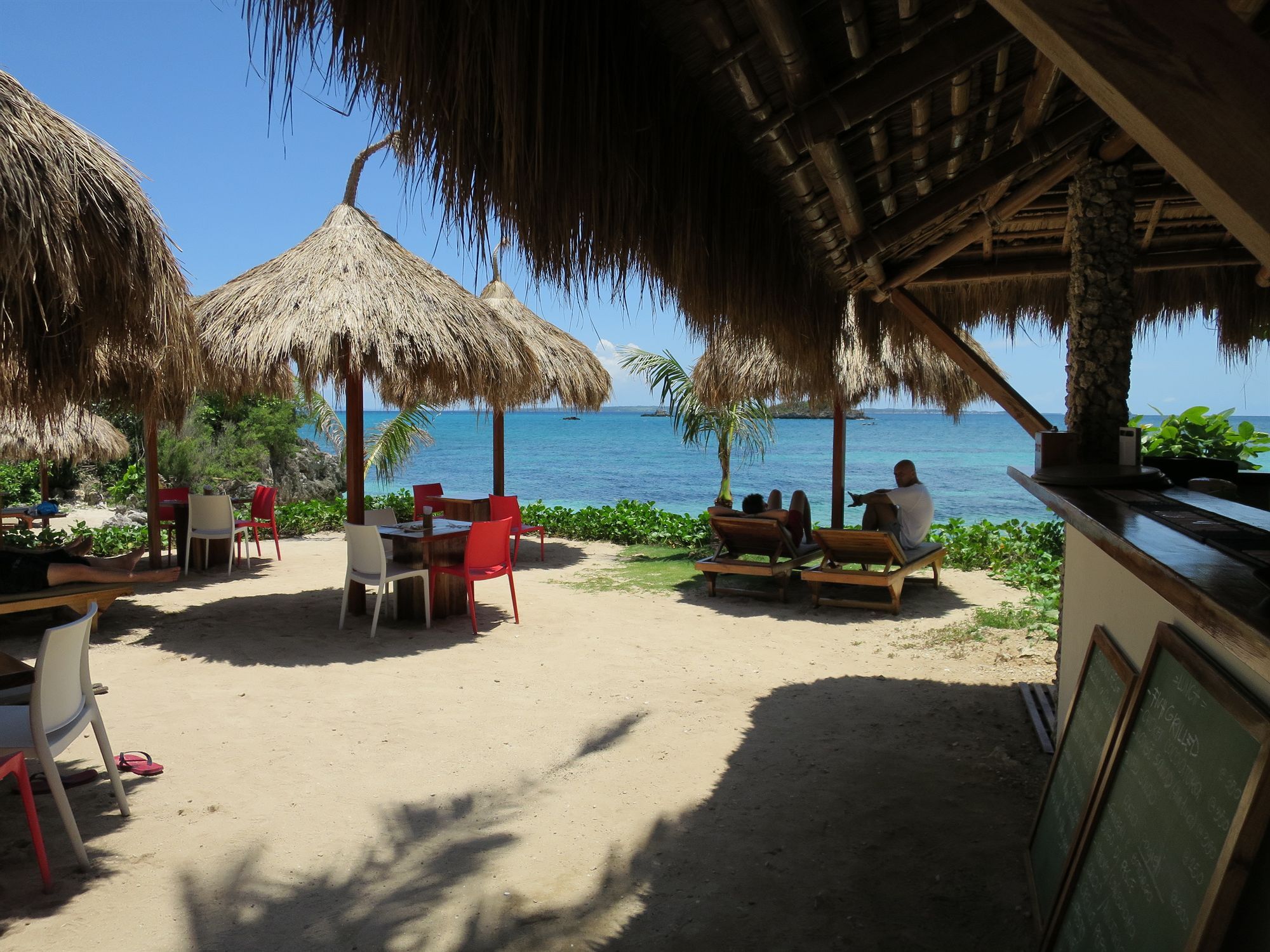 Tepanee Beach Resort Pulau Malapascua Bagian luar foto